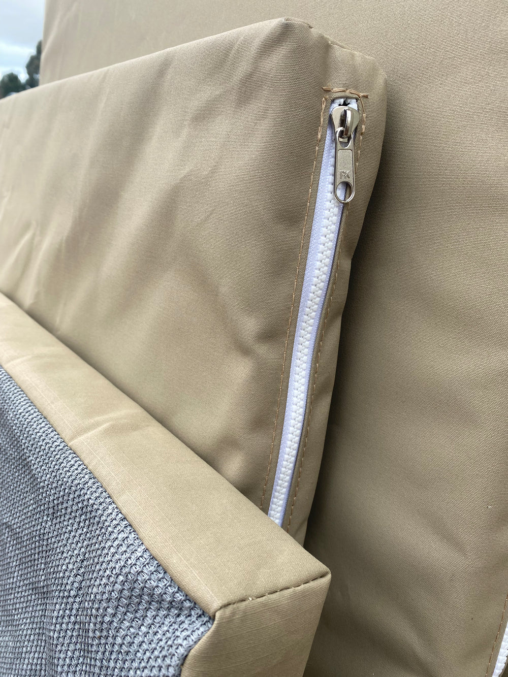 Strong, comfortable canvas dog bed with a grippy grey underside for kennels or ute trays