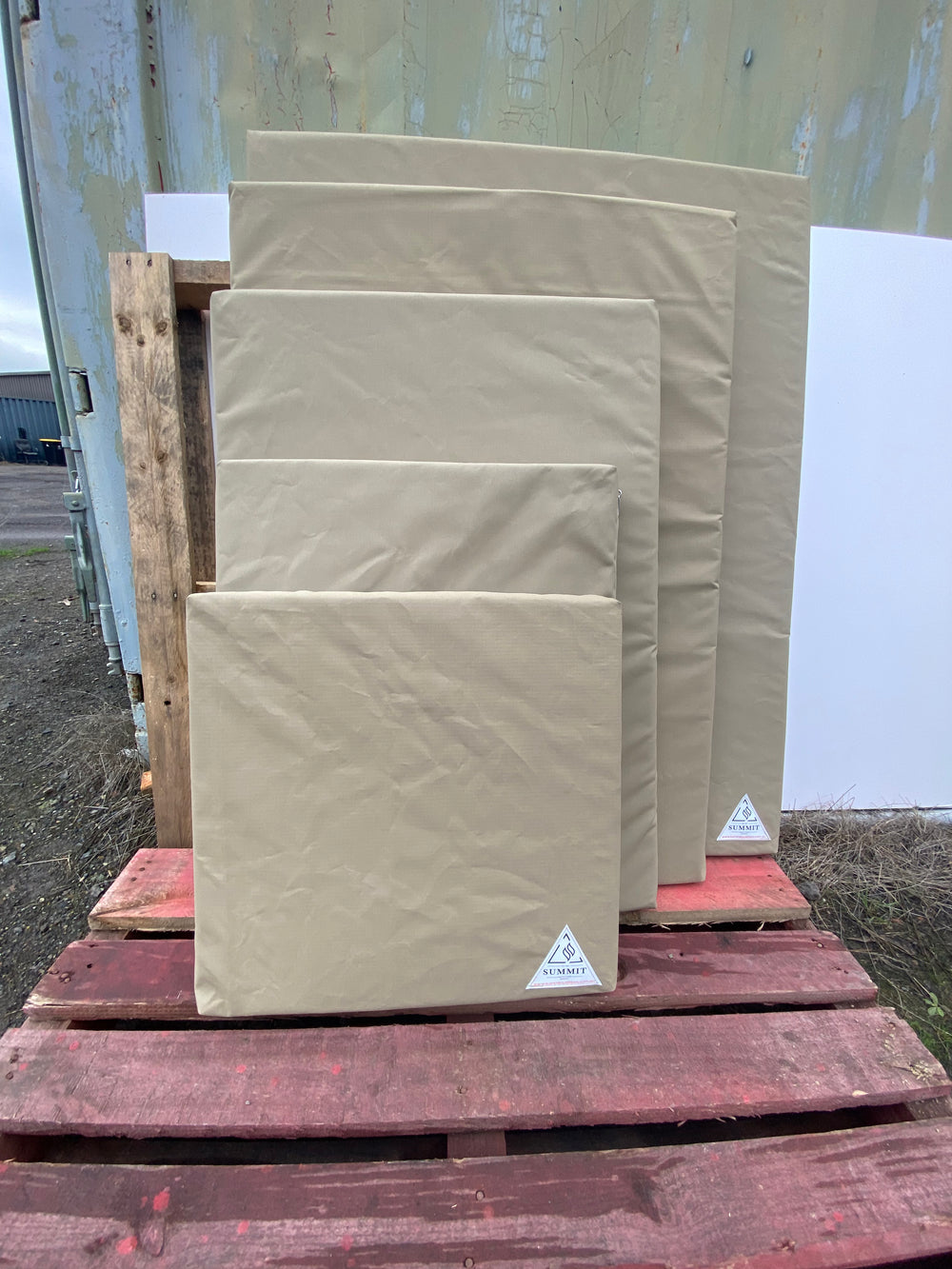 Heavy-duty canvas dog bed with full-length zip, built to withstand dust