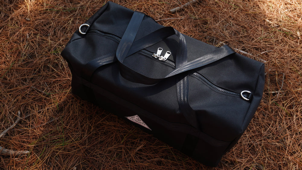 Durable canvas bag with heavy-duty fittings